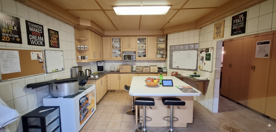To Let commercial Property for Rent in Grassy Park Western Cape
